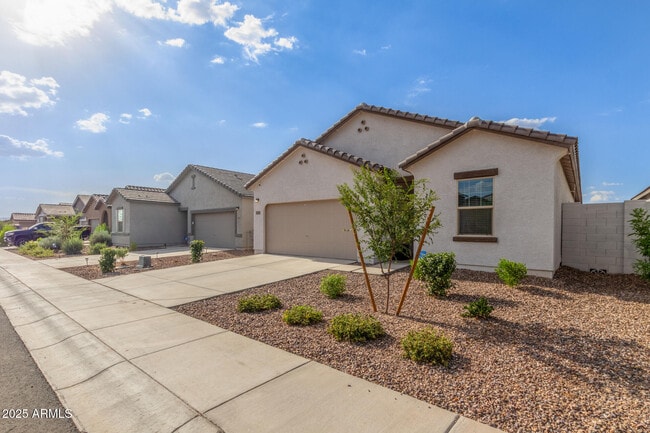 Building Photo - 4198 E Reynolds Dr