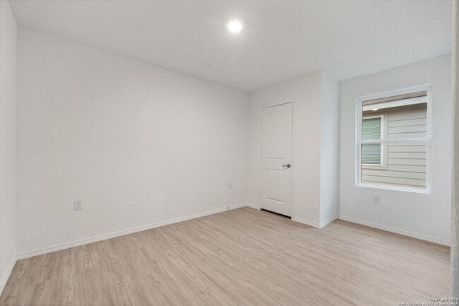 Building Photo - This beautiful single-story home has 4 bedrooms, 2 baths, vinyl flooring throughout, an open floo...