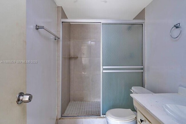 Building Photo - 501 SE 8th St