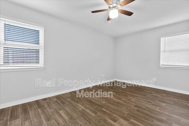 Building Photo - 8725 Irongate Dr