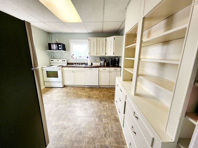 Building Photo - 217 McLane Ave