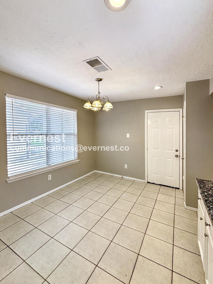 Building Photo - 2426 Tall Ships Ln