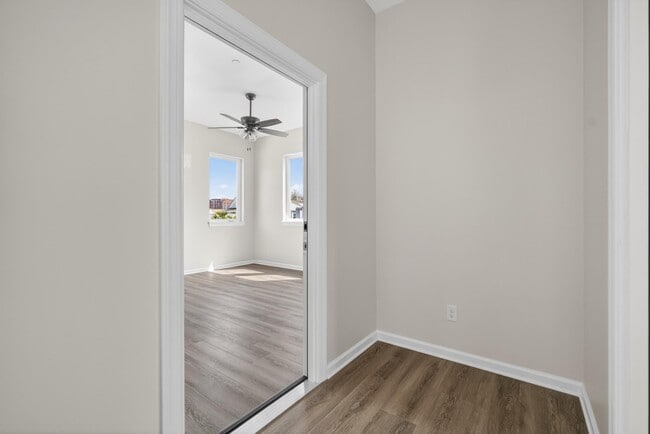 Building Photo - 89 Fishburne St