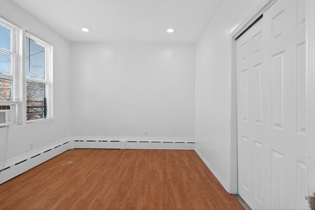 Building Photo - 497 Avenue A