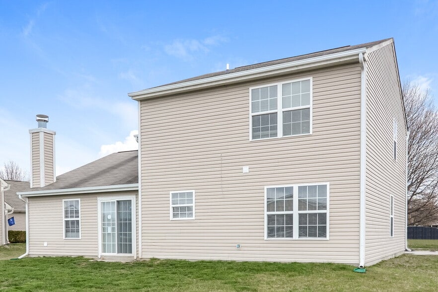 Building Photo - 8124 Painted Pony Dr