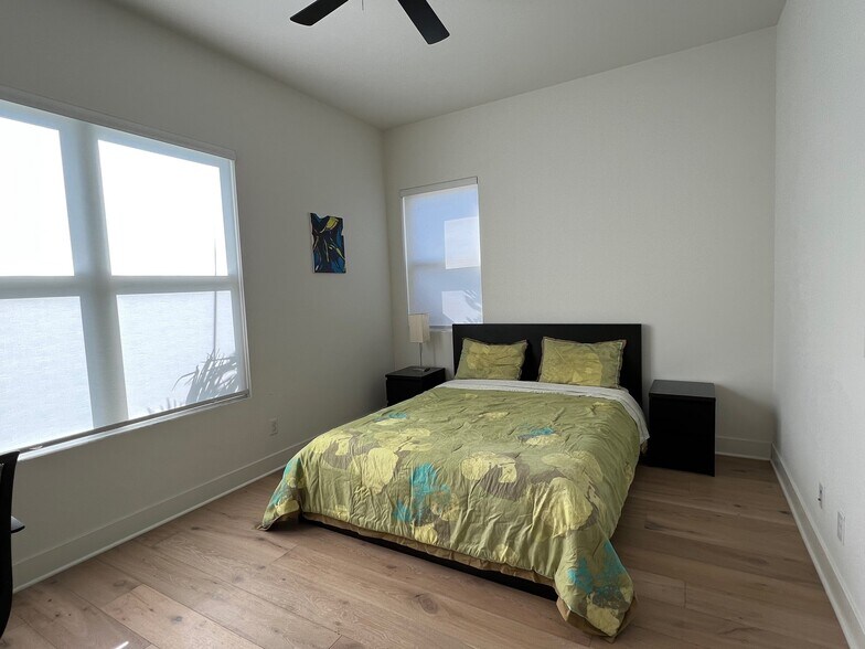 Building Photo - 5414 Sparkling Shores Dr