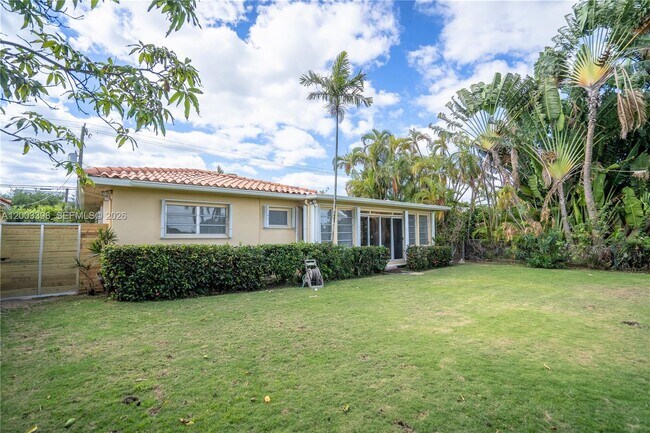 Building Photo - 475 S Shore Dr