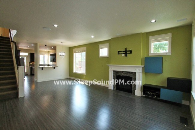 Building Photo - 16298 NW Rosetta St