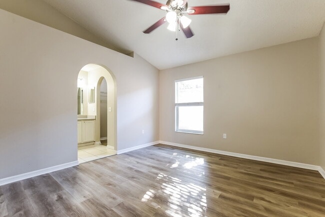 Building Photo - 337 Placid Lake Dr