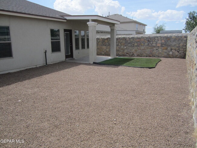 Building Photo - 323 Malta St