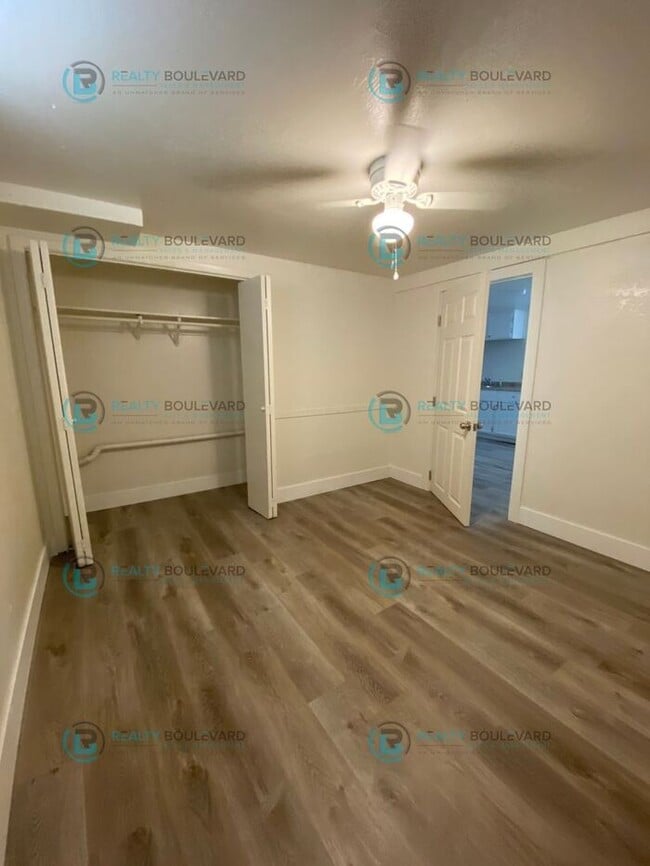 Building Photo - 1/2 Month Free! 1 Bedroom 1 Bath in Near Wells District/Midtown