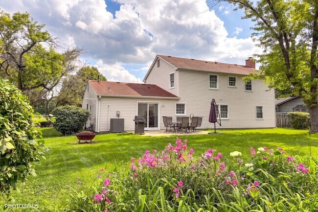 Building Photo - 1111 Plum Grove Cir