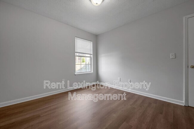 Building Photo - 660 Morgan Hills Dr