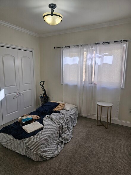 Building Photo - 927 S Wooster St