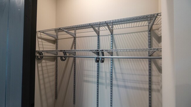 Building Photo - Newly Rehabbed 3-bedroom, 2-bath Gem with In-Unit Washer/Dryer! Discover Uptown Living.