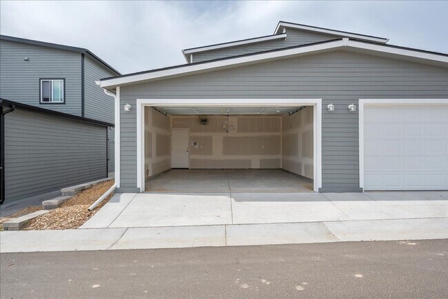 Building Photo - 1724 Richard Martin Dr