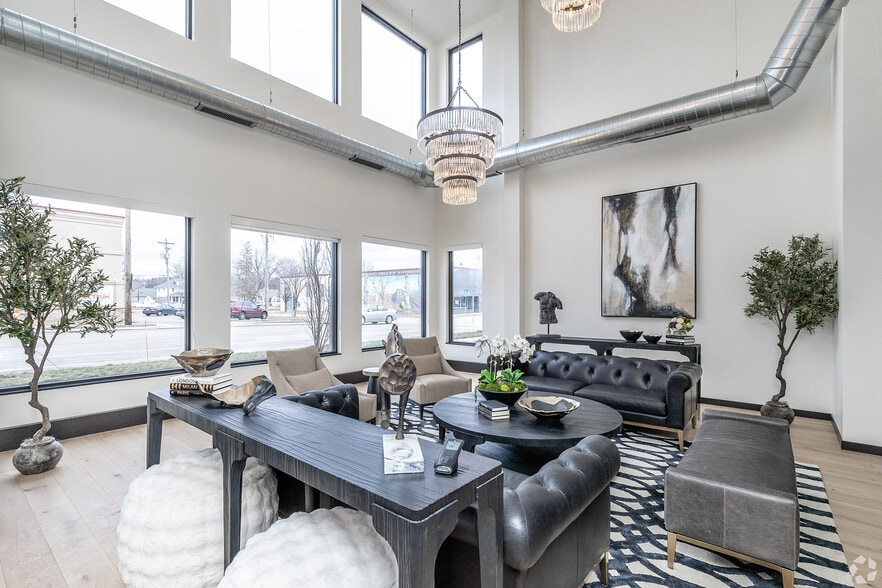 Building Photo - The Butte