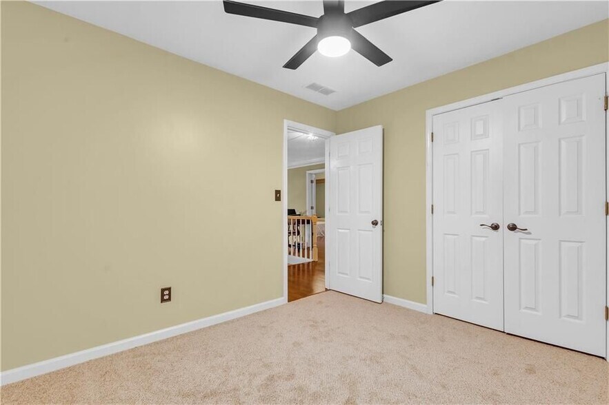 Building Photo - 255 Thornbush Ln