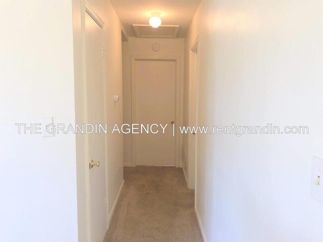 Building Photo - 230 Frances Dr NW