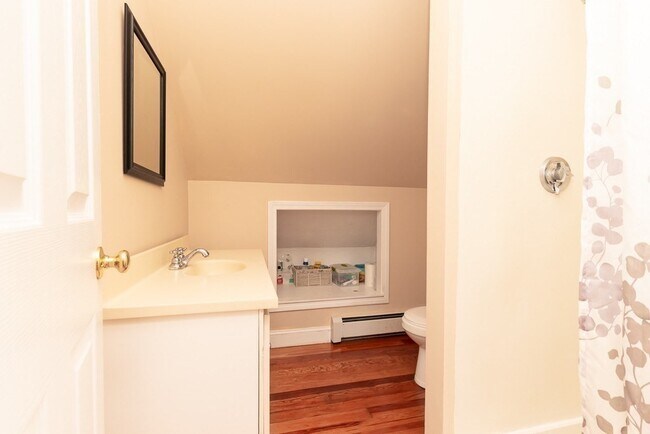 Building Photo - 10 Nursery St