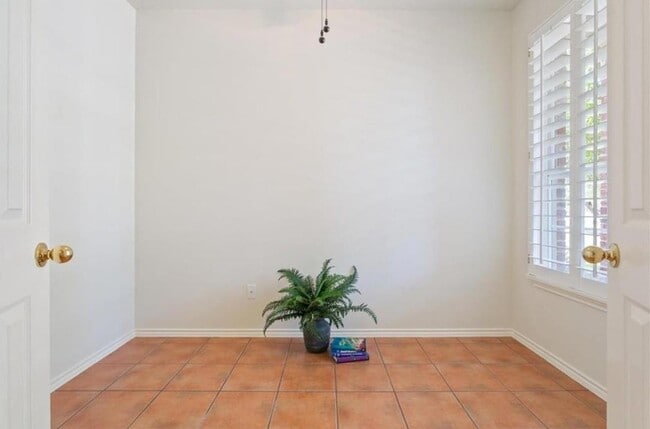 Building Photo - 97 Verde Ranch Loop