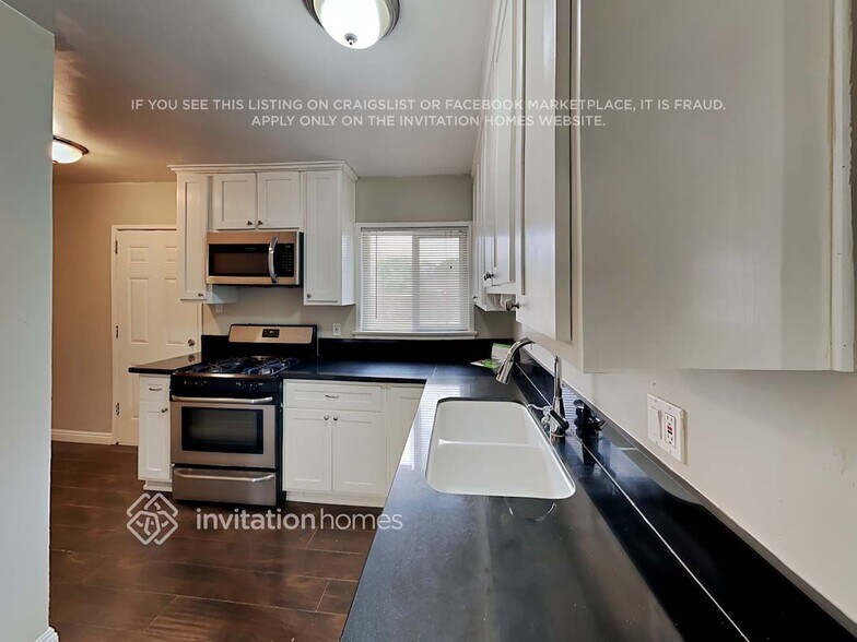 Building Photo - 2229 Wesleygrove Ave