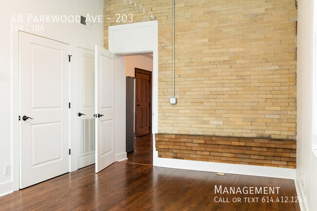 Building Photo - 48 Parkwood Ave