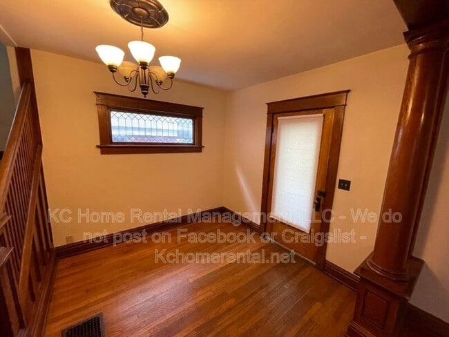 Building Photo - 3554 Genessee St