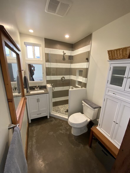 delux bathroom with modern fixtures - 2258 Overland Ave