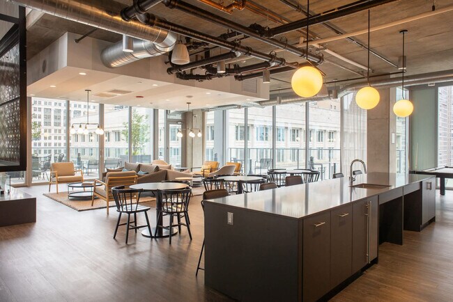 Building Photo - 60 E Randolph St