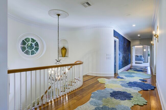 Building Photo - 1125 N Flagler Dr