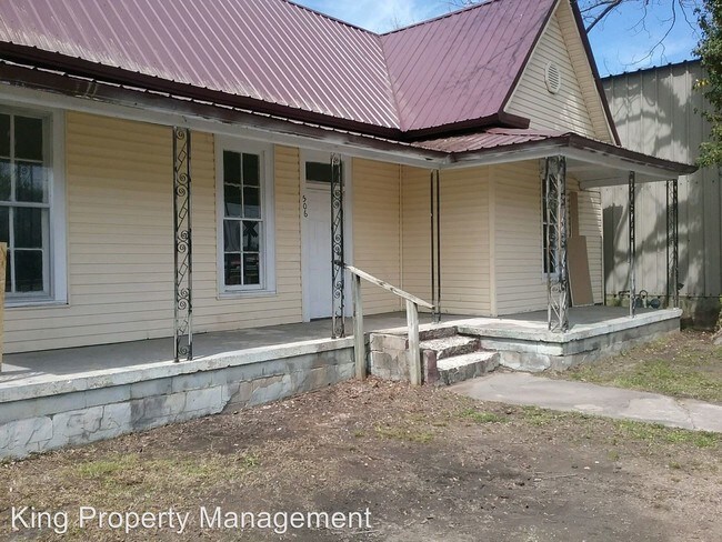 Primary Photo - 3 br, 1 bath House - 506 Front Street