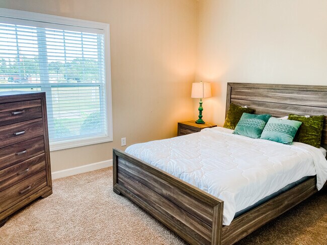 Building Photo - Amelia