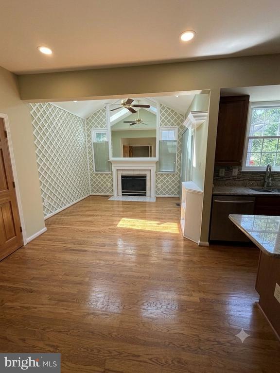 Building Photo - 5820 Shady Oak Ln