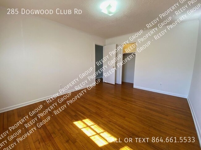 Building Photo - Large 2 bed / 1 bath remodeled duplex off ...