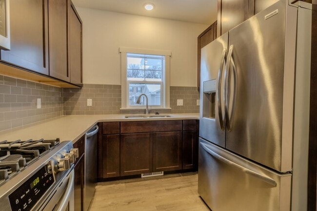 Building Photo - Trailside Condo-2 Bd 2.5 Bath