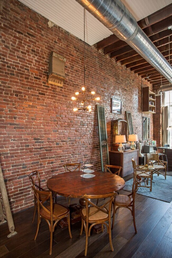 Building Photo - One of a Kind Furnished Condo in the Heart...