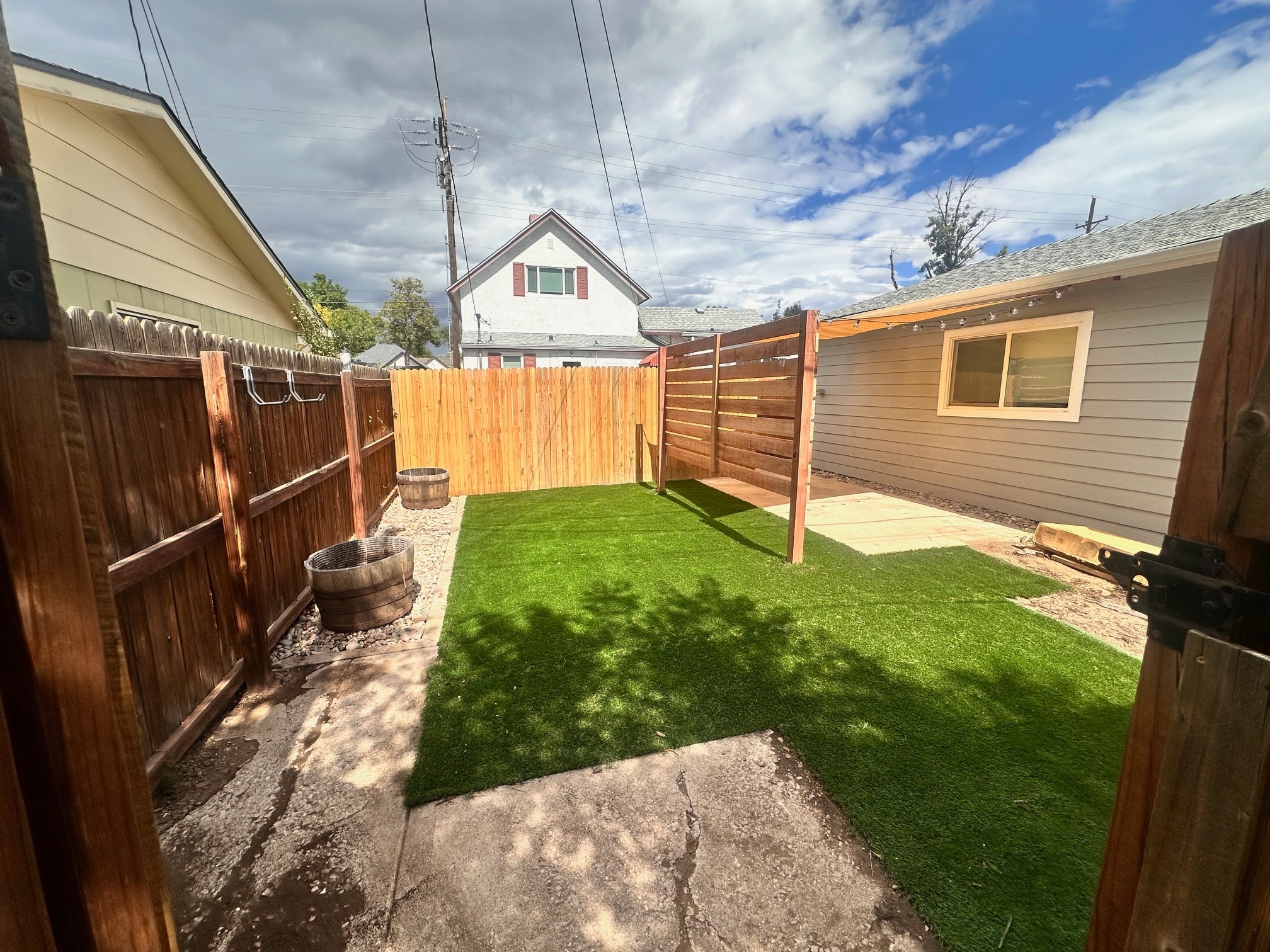 Building Photo - 27 W Las Animas St