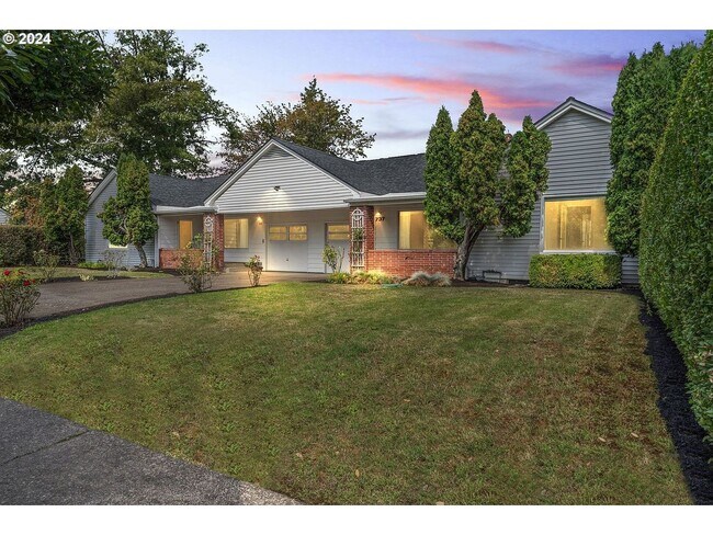 Building Photo - 2 bedroom duplex in Amazon Neighborhood