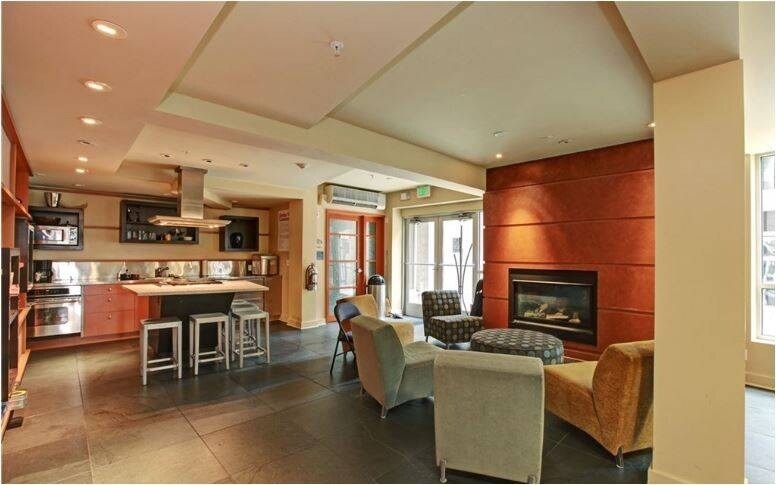 Building Photo - 1420 E Pine St