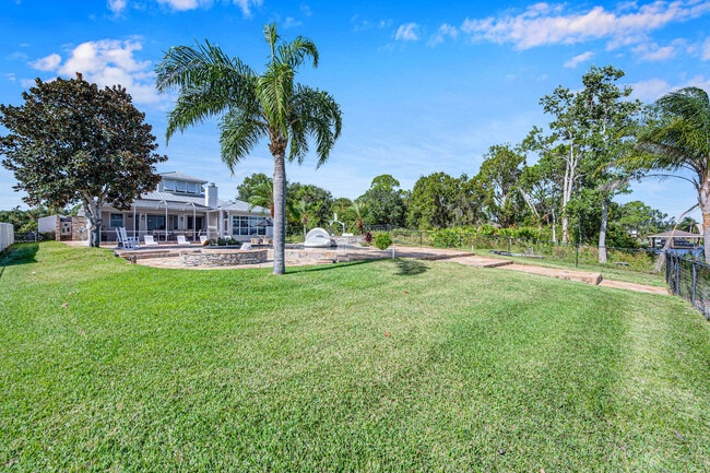 Building Photo - 1028 Lake Carrie Dr