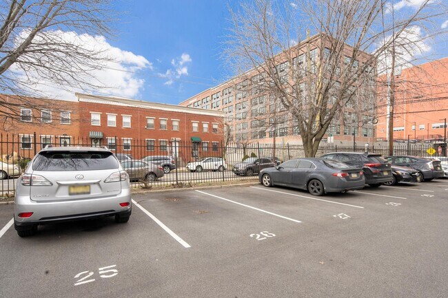 Building Photo - 264 9th St