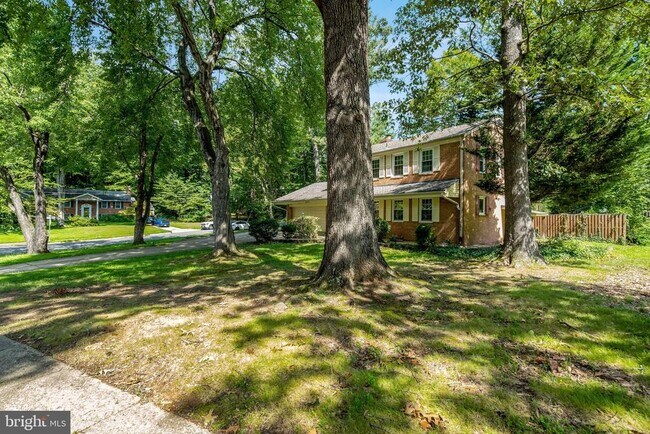 Building Photo - 8916 Braeburn Dr