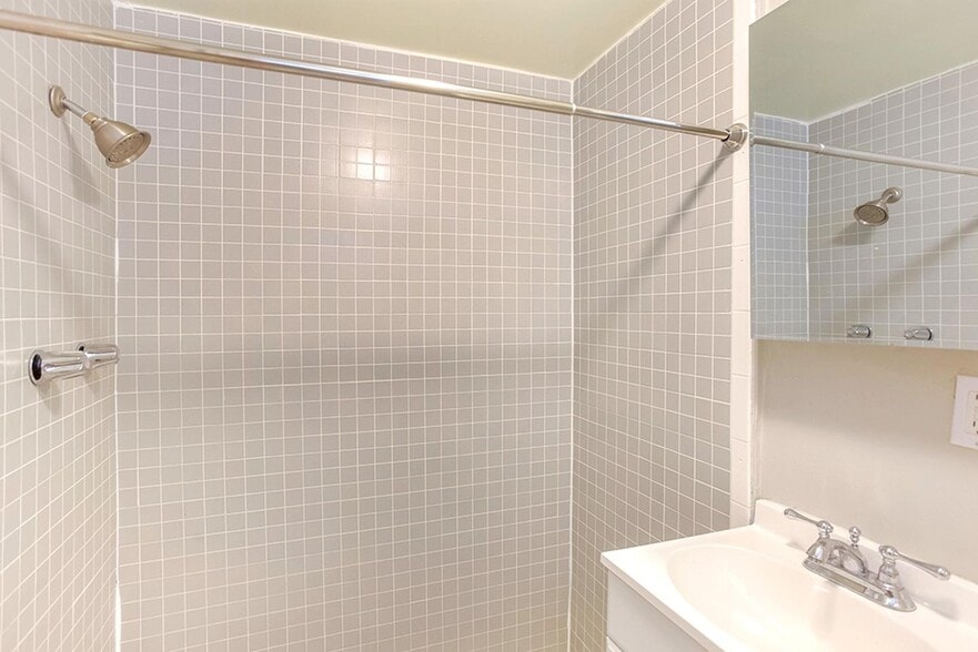 Building Photo - Charming Capitol Hill private basement apartment between downtown & Cheesman Park