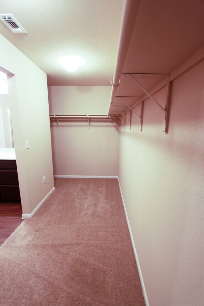 Building Photo - Charming 3-bedroom, 2-bath home in Briarcreek