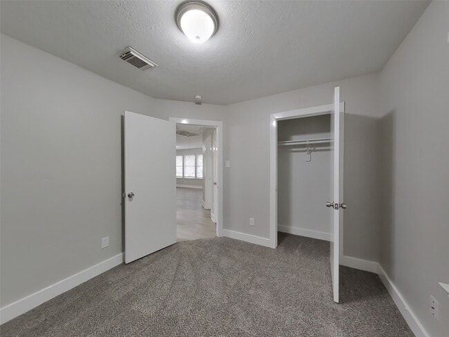 Building Photo - 18835 Atasca Oaks Dr