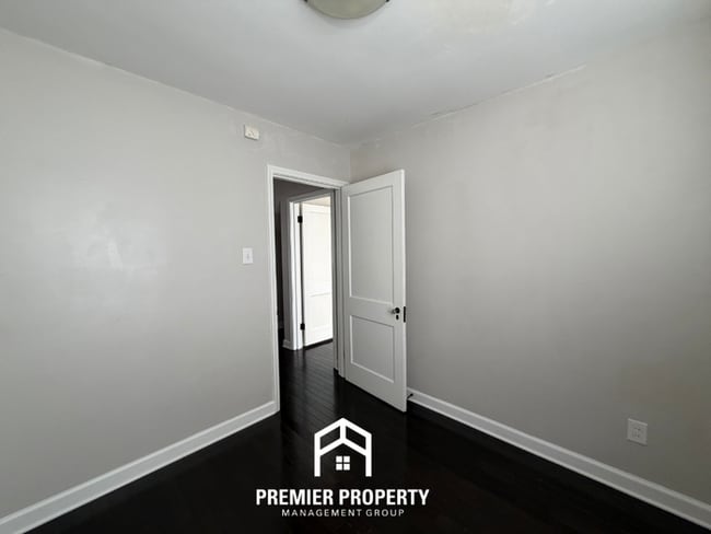 Building Photo - Stunning 3BR Memphis Home with Fenced Backyard & Patio