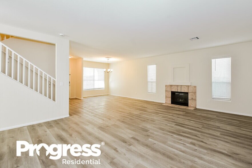 Building Photo - 5900 Taj Mahal Dr