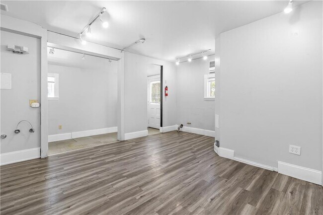 Building Photo - 74 Maple Ave