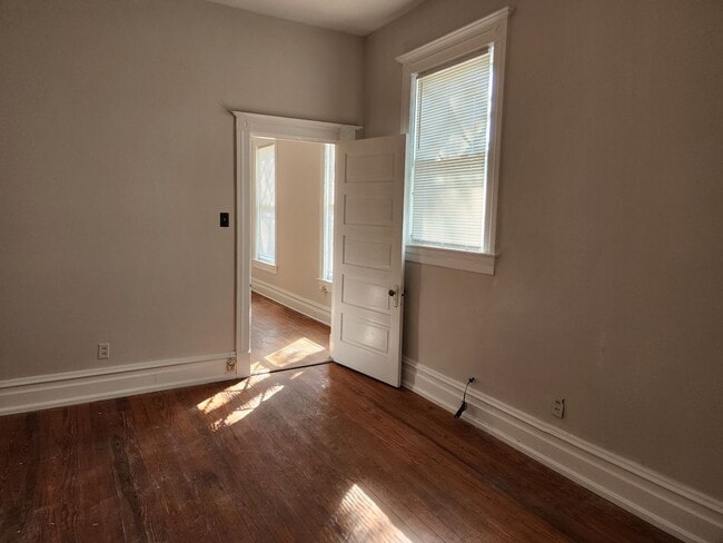 Building Photo - 1b Apartment in Statesville's Historic Dis...